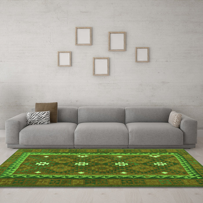 Machine Washable Oriental Green Traditional Area Rugs in a Living Room,, wshcon1649grn