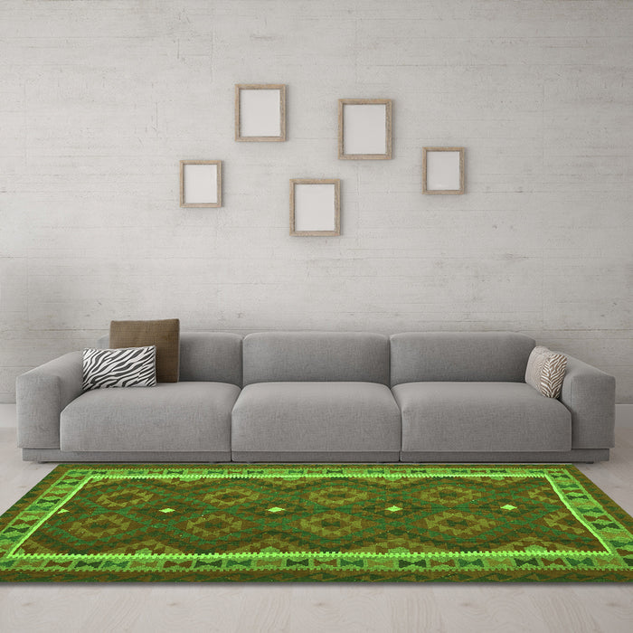 Machine Washable Oriental Green Traditional Area Rugs in a Living Room,, wshcon1651grn