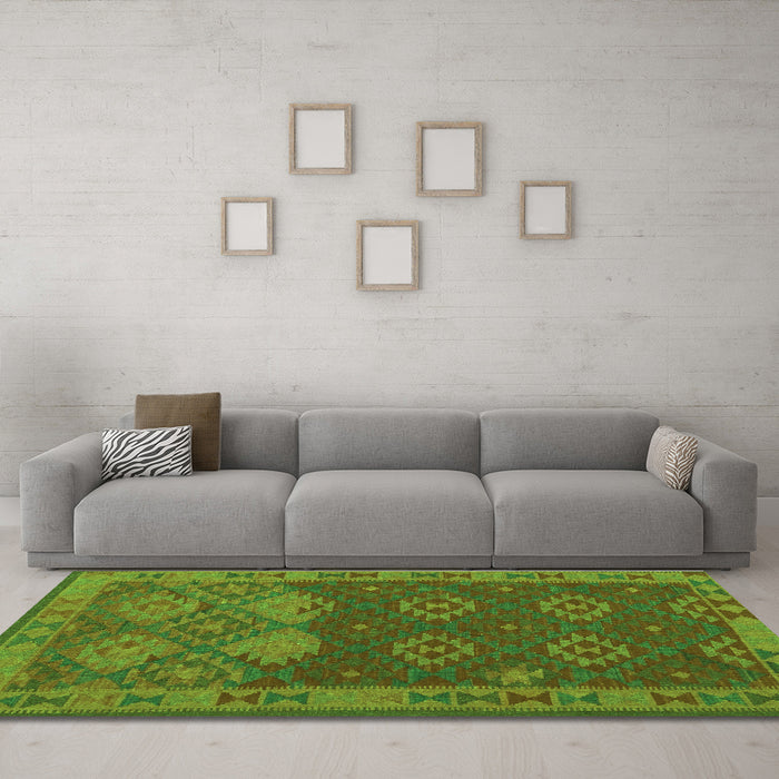 Machine Washable Oriental Green Traditional Area Rugs in a Living Room,, wshcon1655grn