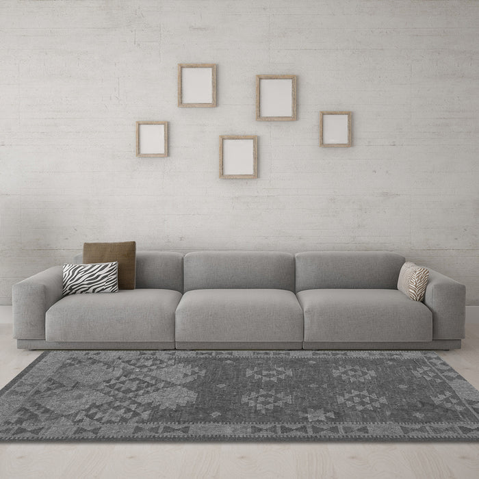 Machine Washable Oriental Gray Traditional Rug in a Living Room,, wshcon1655gry