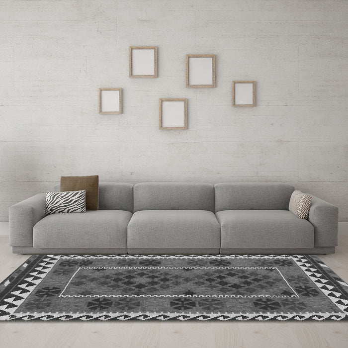 Machine Washable Oriental Gray Traditional Rug in a Living Room,, wshcon1657gry
