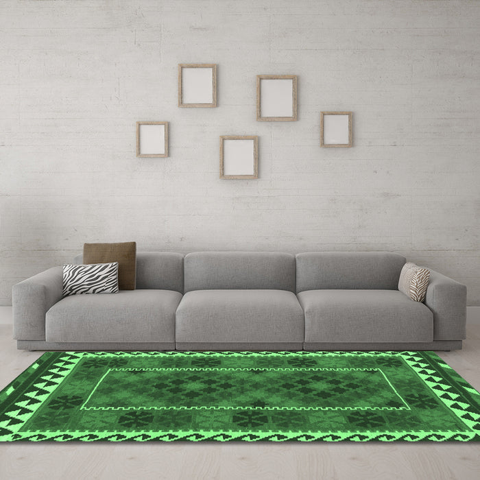Machine Washable Oriental Emerald Green Traditional Area Rugs in a Living Room,, wshcon1657emgrn