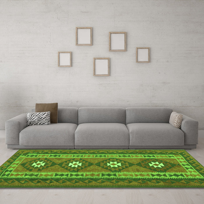 Machine Washable Oriental Green Traditional Area Rugs in a Living Room,, wshcon1658grn