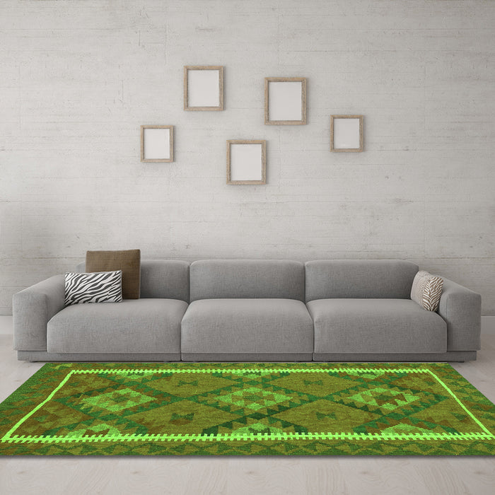 Machine Washable Oriental Green Traditional Area Rugs in a Living Room,, wshcon1659grn