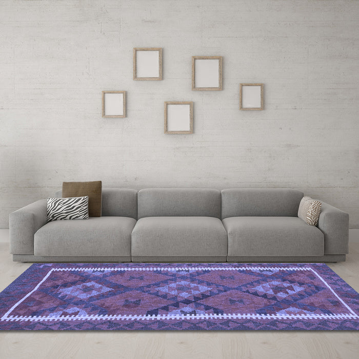 Machine Washable Oriental Blue Traditional Rug in a Living Room, wshcon1659blu