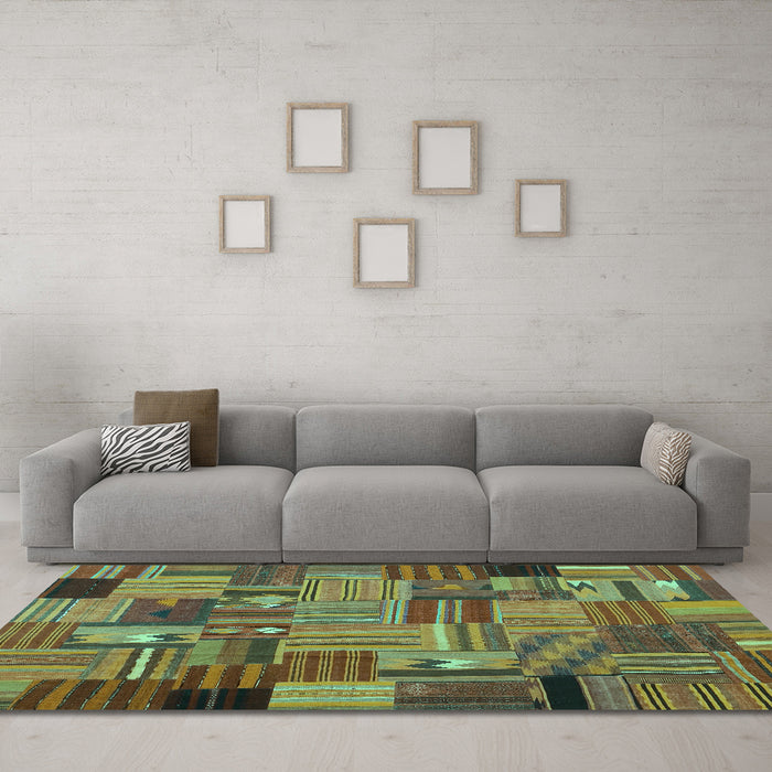 Machine Washable Patchwork Turquoise Transitional Area Rugs in a Living Room,, wshcon1666turq