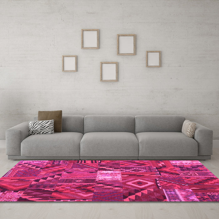 Machine Washable Patchwork Pink Transitional Rug in a Living Room, wshcon1668pnk