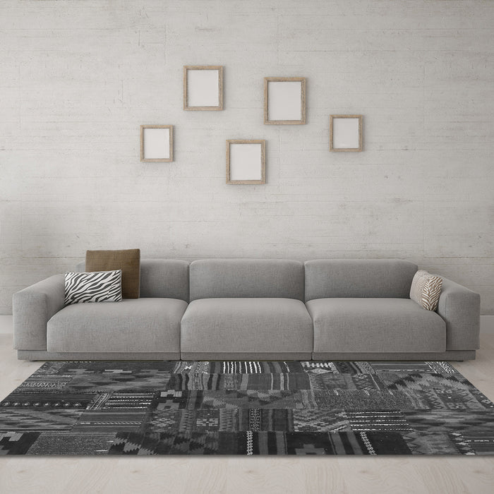 Machine Washable Patchwork Gray Transitional Rug in a Living Room,, wshcon1669gry