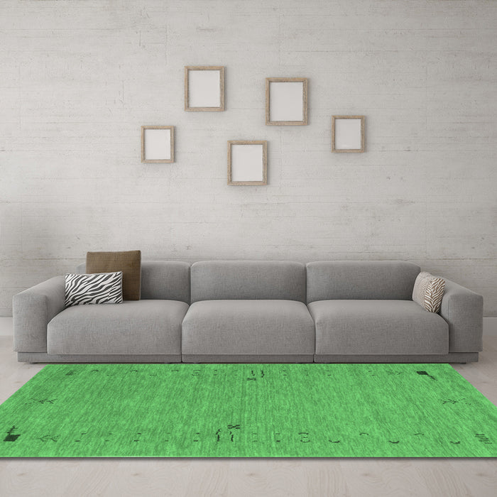 Machine Washable Abstract Emerald Green Contemporary Area Rugs in a Living Room,, wshcon166emgrn