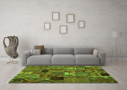 Machine Washable Patchwork Green Transitional Area Rugs in a Living Room,, wshcon1670grn