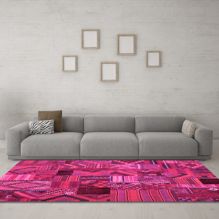Machine Washable Patchwork Pink Transitional Rug in a Living Room, wshcon1670pnk