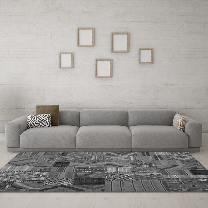 Machine Washable Patchwork Gray Transitional Rug in a Living Room,, wshcon1670gry