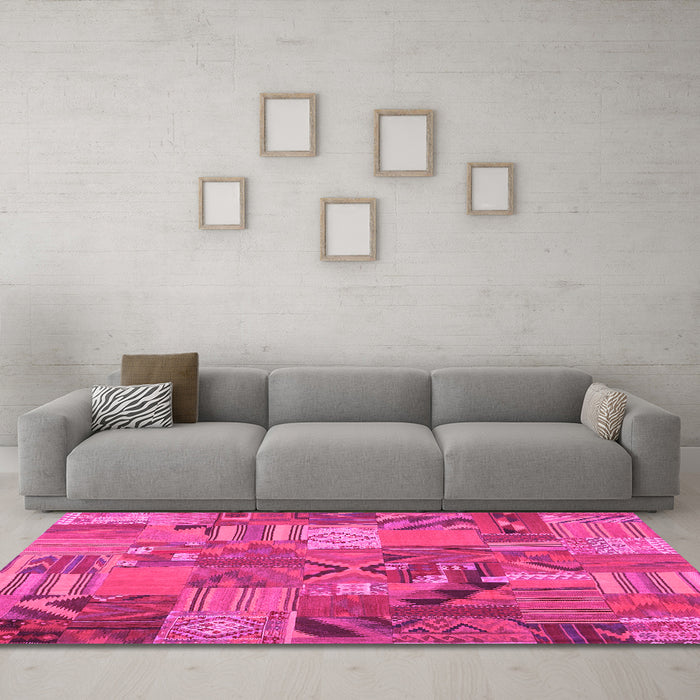 Machine Washable Patchwork Pink Transitional Rug in a Living Room, wshcon1671pnk