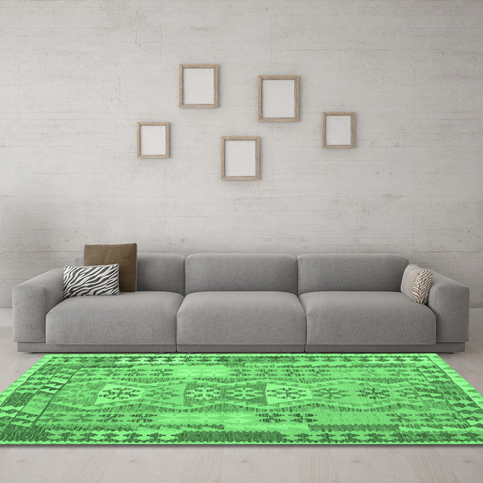 Machine Washable Abstract Emerald Green Contemporary Area Rugs in a Living Room,, wshcon1672emgrn