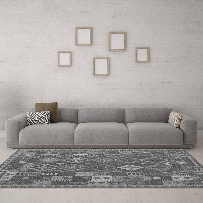 Machine Washable Oriental Gray Traditional Rug in a Living Room,, wshcon1673gry