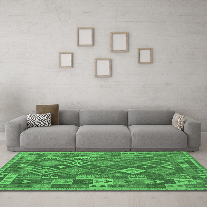 Machine Washable Oriental Emerald Green Traditional Area Rugs in a Living Room,, wshcon1673emgrn