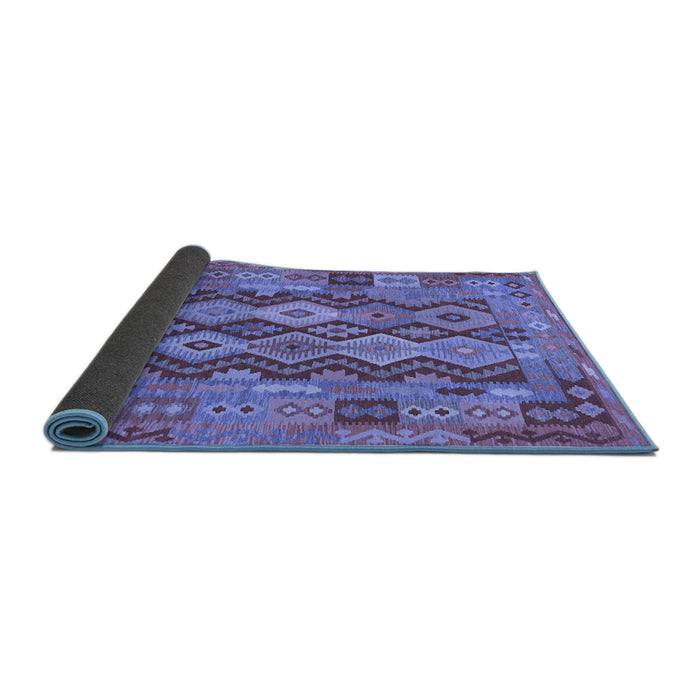 Sideview of Oriental Blue Traditional Rug, con1674blu