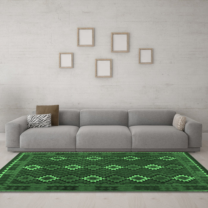 Machine Washable Oriental Emerald Green Traditional Area Rugs in a Living Room,, wshcon1675emgrn