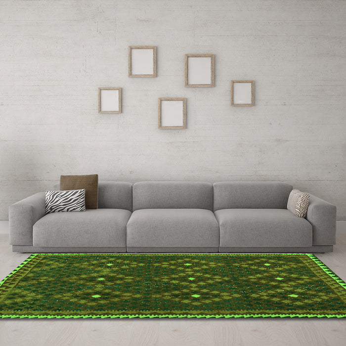 Machine Washable Oriental Green Traditional Area Rugs in a Living Room,, wshcon1676grn
