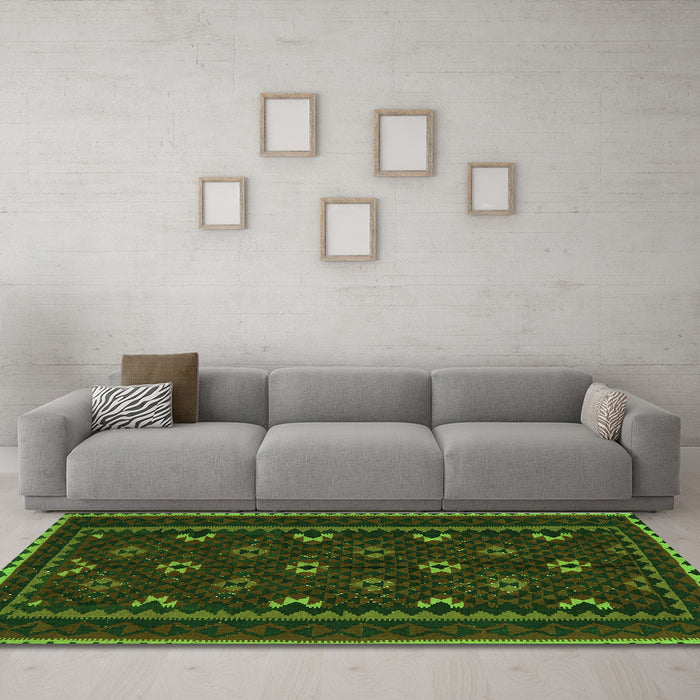 Machine Washable Oriental Green Traditional Area Rugs in a Living Room,, wshcon1679grn