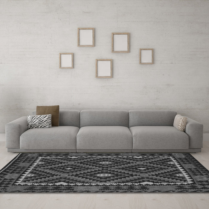 Machine Washable Oriental Gray Traditional Rug in a Living Room,, wshcon1681gry