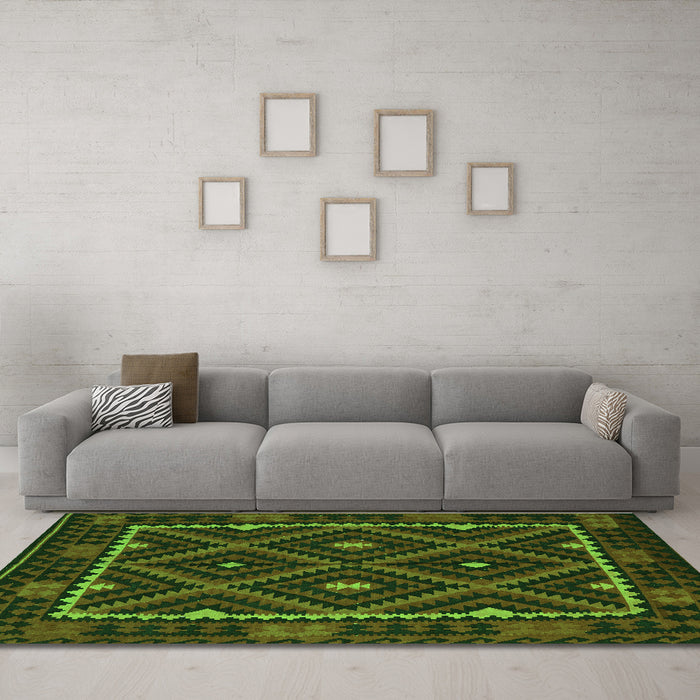 Machine Washable Oriental Green Traditional Area Rugs in a Living Room,, wshcon1681grn