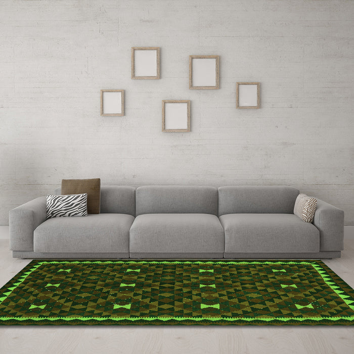 Machine Washable Oriental Green Traditional Area Rugs in a Living Room,, wshcon1682grn