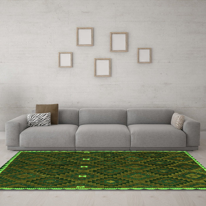 Machine Washable Oriental Green Traditional Area Rugs in a Living Room,, wshcon1683grn