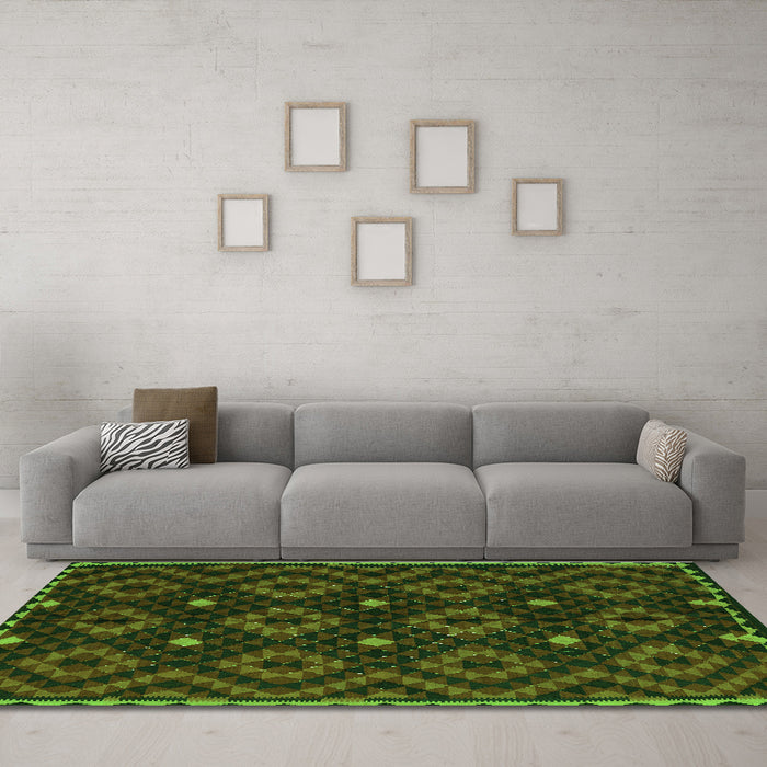 Machine Washable Oriental Green Traditional Area Rugs in a Living Room,, wshcon1684grn