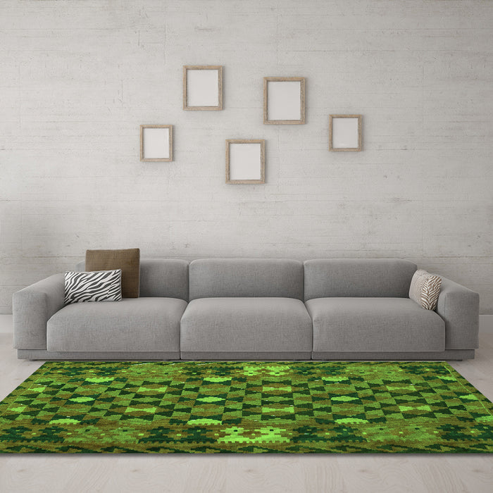 Machine Washable Oriental Green Traditional Area Rugs in a Living Room,, wshcon1688grn