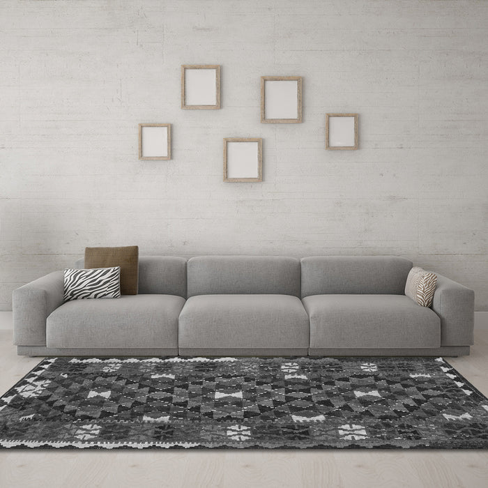 Machine Washable Oriental Gray Traditional Rug in a Living Room,, wshcon1690gry
