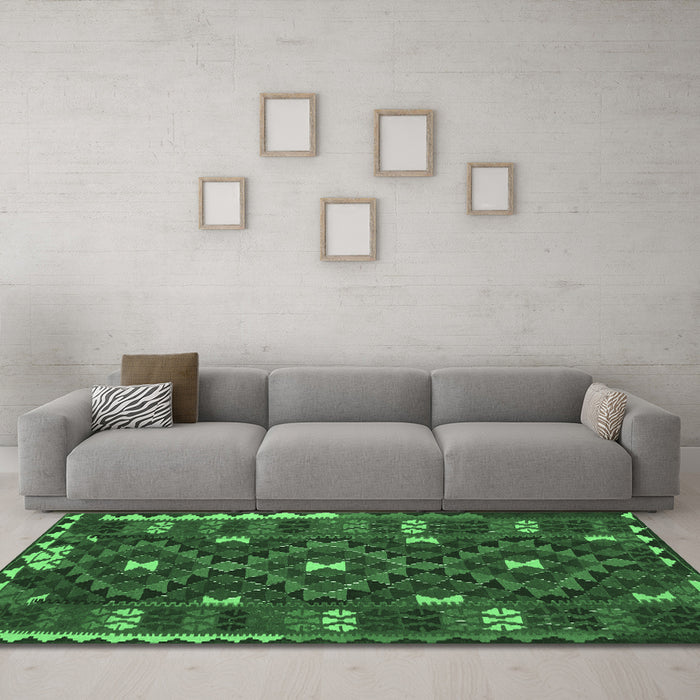 Machine Washable Oriental Emerald Green Traditional Area Rugs in a Living Room,, wshcon1690emgrn