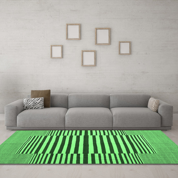 Machine Washable Abstract Emerald Green Contemporary Area Rugs in a Living Room,, wshcon1695emgrn