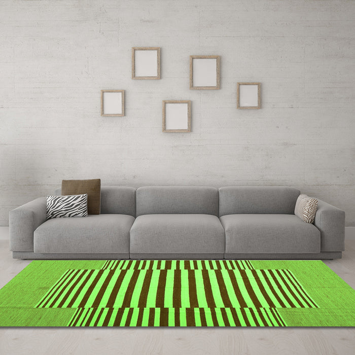 Machine Washable Abstract Green Contemporary Area Rugs in a Living Room,, wshcon1700grn