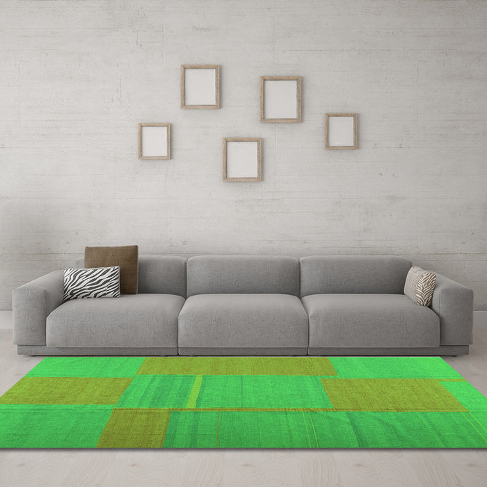 Machine Washable Abstract Green Contemporary Area Rugs in a Living Room,, wshcon1702grn