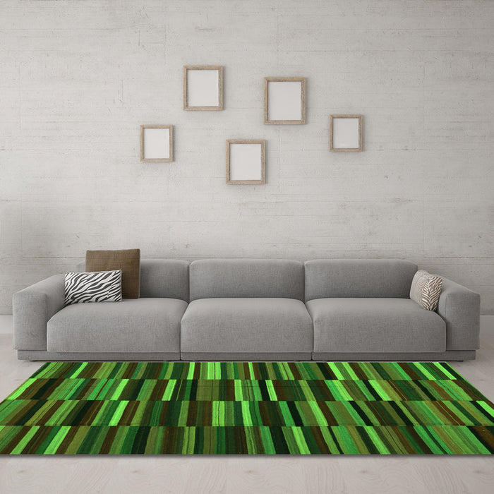 Machine Washable Abstract Green Contemporary Area Rugs in a Living Room,, wshcon1709grn
