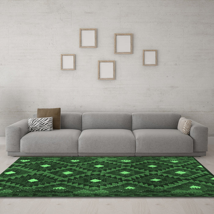 Machine Washable Oriental Emerald Green Traditional Area Rugs in a Living Room,, wshcon1717emgrn