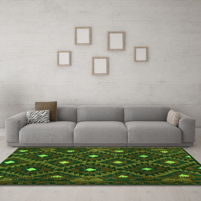 Machine Washable Oriental Green Traditional Area Rugs in a Living Room,, wshcon1717grn