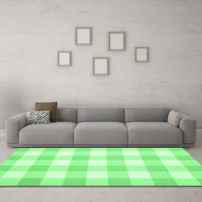 Machine Washable Checkered Emerald Green Modern Area Rugs in a Living Room,, wshcon1723emgrn