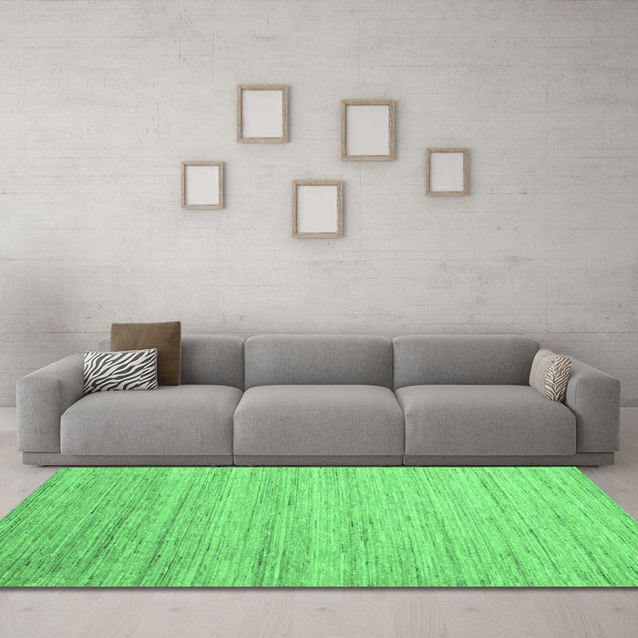 Machine Washable Abstract Emerald Green Contemporary Area Rugs in a Living Room,, wshcon1724emgrn