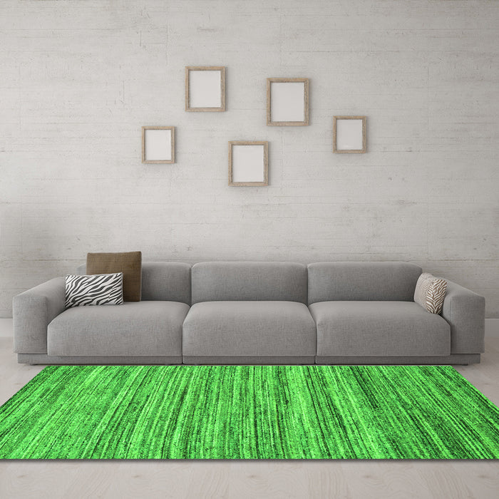 Machine Washable Abstract Green Contemporary Area Rugs in a Living Room,, wshcon1727grn