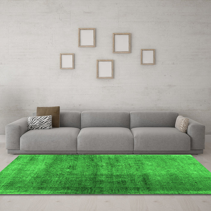 Machine Washable Abstract Green Contemporary Area Rugs in a Living Room,, wshcon1729grn