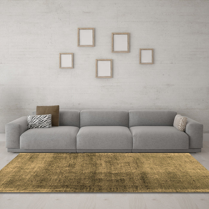 Machine Washable Abstract Brown Contemporary Rug in a Living Room,, wshcon1729brn