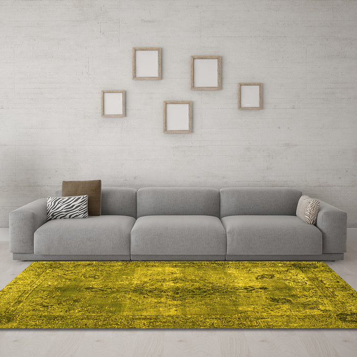 Machine Washable Abstract Yellow Contemporary Rug in a Living Room, wshcon1731yw