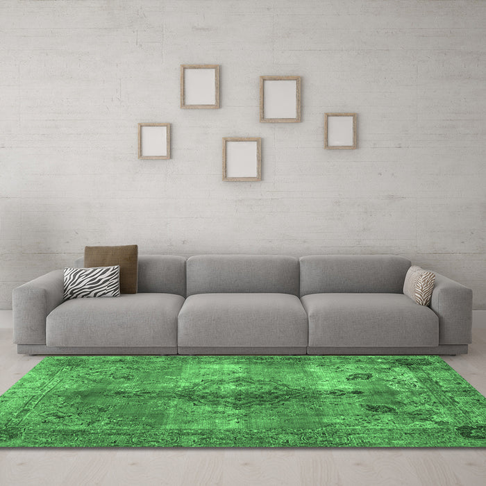 Machine Washable Abstract Emerald Green Contemporary Area Rugs in a Living Room,, wshcon1731emgrn