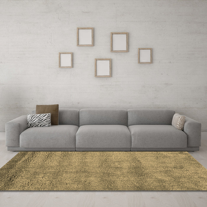 Machine Washable Abstract Brown Contemporary Rug in a Living Room,, wshcon1732brn