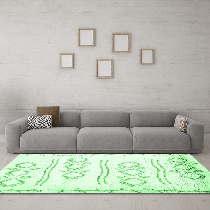 Machine Washable Solid Emerald Green Modern Area Rugs in a Living Room,, wshcon1733emgrn