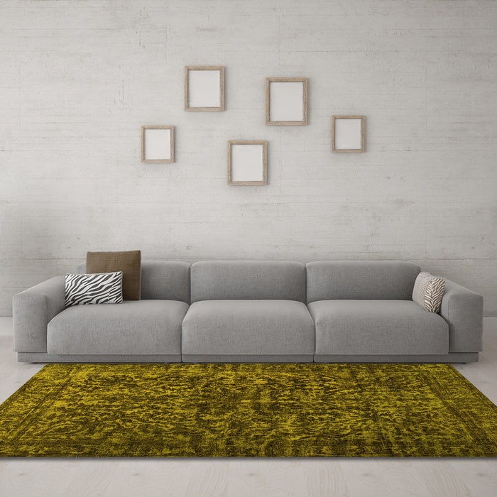 Machine Washable Abstract Yellow Contemporary Rug in a Living Room, wshcon1734yw