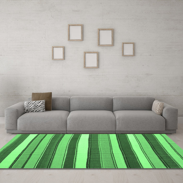 Machine Washable Abstract Emerald Green Contemporary Area Rugs in a Living Room,, wshcon1735emgrn