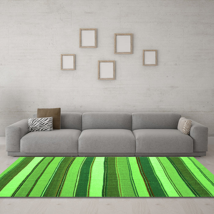 Machine Washable Abstract Green Contemporary Area Rugs in a Living Room,, wshcon1735grn